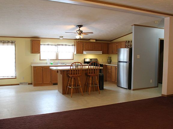 5th image of 885 Middleline Rd Trlr 109