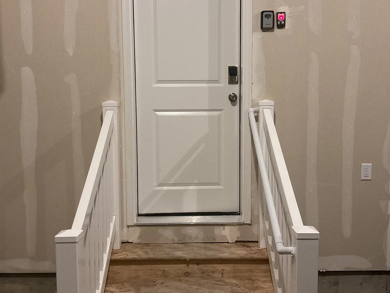 1 bed, 1.5 bath, 740 sqft, $1,350 — Photo 2