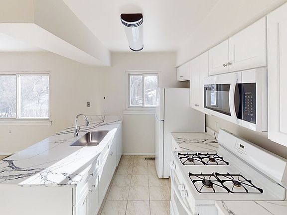 2nd image of 308 Skydale Dr