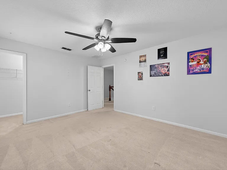 112 Kildrummy Ct — Photo 26