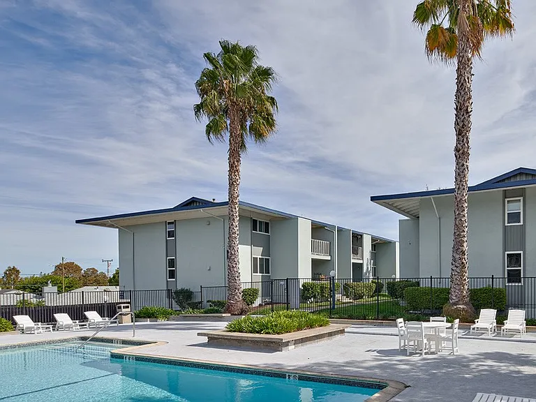 Crestview Apartments — Photo 19