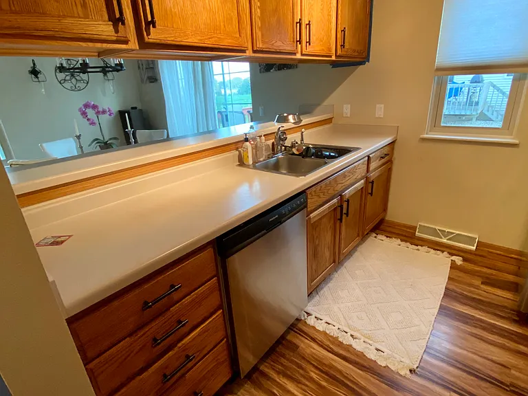 2217 Lincoln Ave — Photo 3