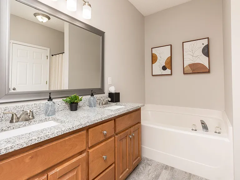 130 Larkspur Ln — Photo 42