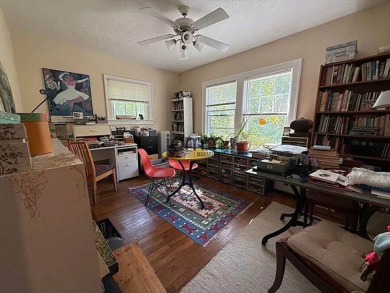 2425 Demington Dr — Photo 9