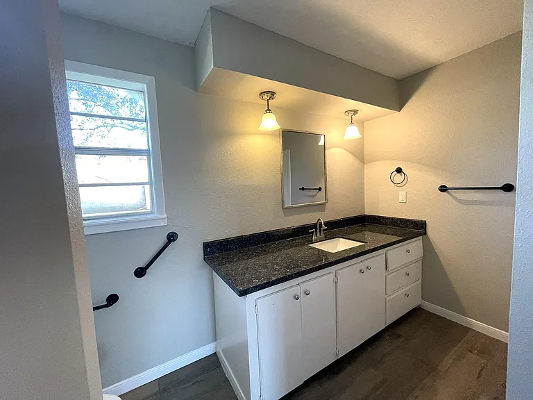 104 County Road 2401 — Photo 32