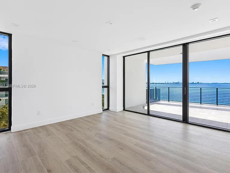 1930 Bay Drive Level Un #2 — Photo 4