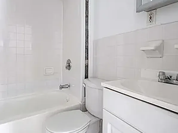 893 Saint John's Place image 6 of 7