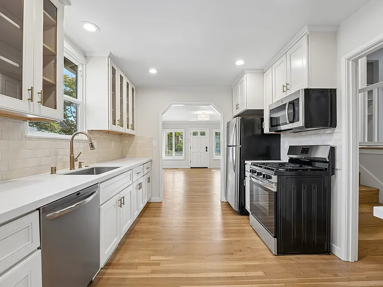 543 Liberty St — Photo 13