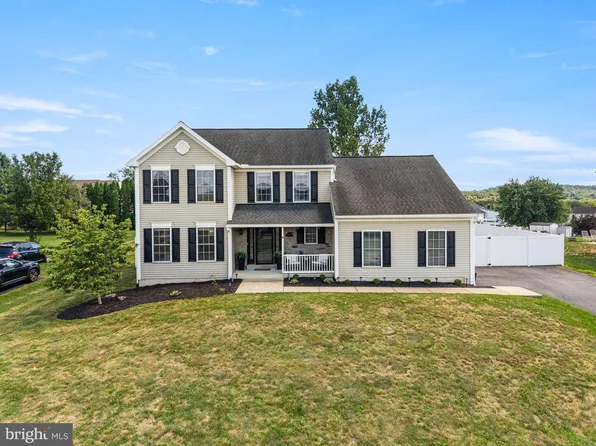 108 Dogwood Dr, Bernville, PA 19506