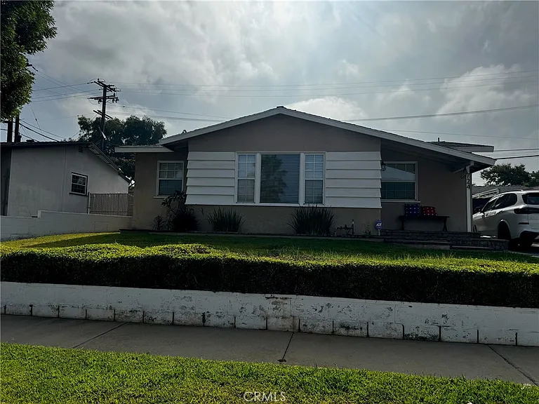 724 Cordelia Ave — Photo 2