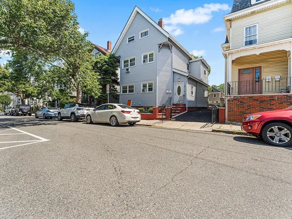 32 Rush St, Somerville, MA 02145