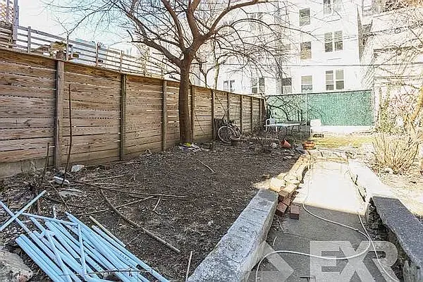 Rented by EXR | media 11