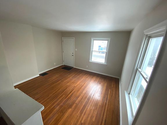 3rd image of 1425 N Star Ave