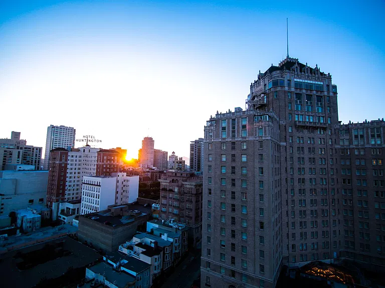 Pinnacle at Nob Hill — Photo 23
