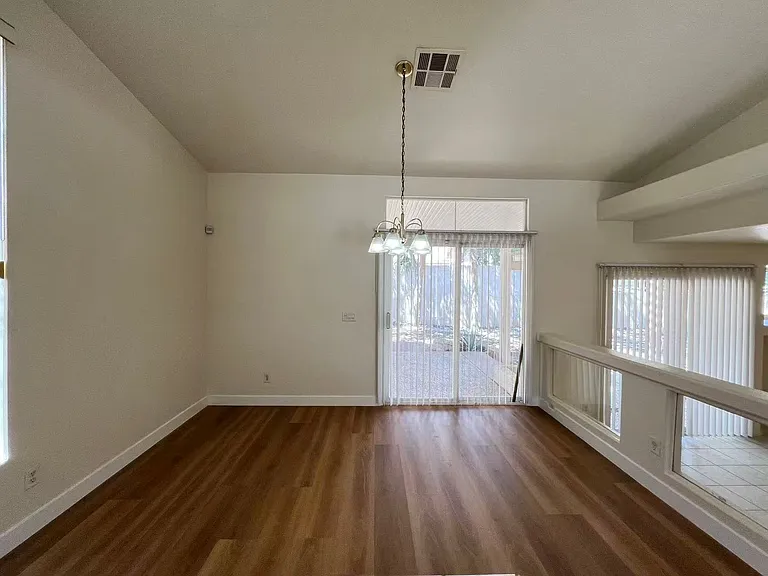 8704 Autumn Valley Ave — Photo 8