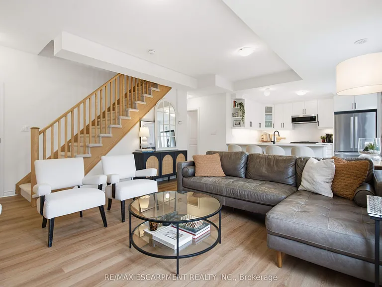 383 Dundas St E #49 — Photo 5