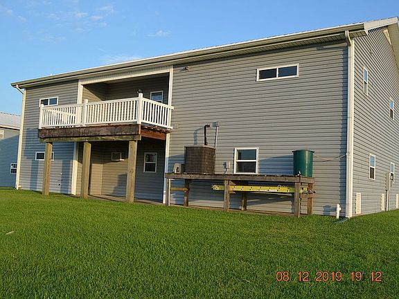 N w/utility deck & rain brl.