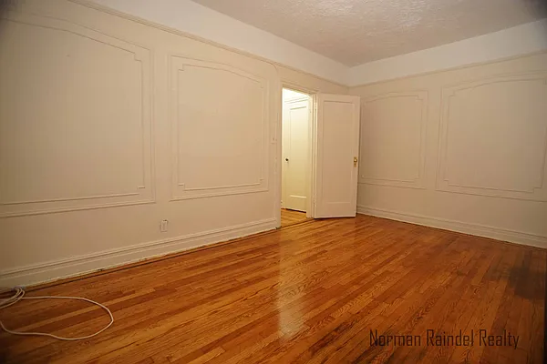 Rented by Norman Raindel, LREB | media 7