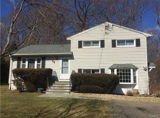 55 Midrocks Dr, Norwalk, CT 06851