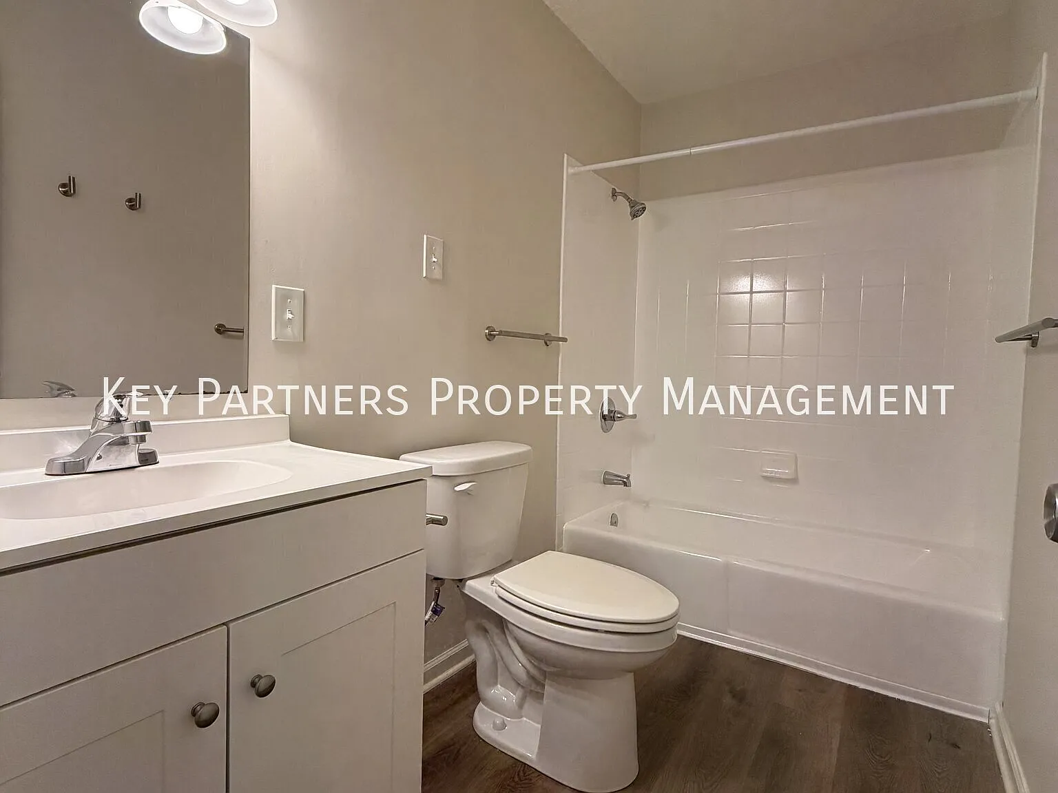 8831 Glenwood St - Rare ground floor opportunity! — Photo 2