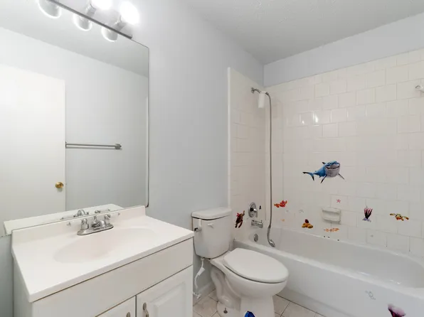 206 Shady Brook Dr, Arlington, TX 76002