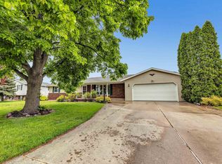 2151 Bluebill St, Green Bay, WI 54311