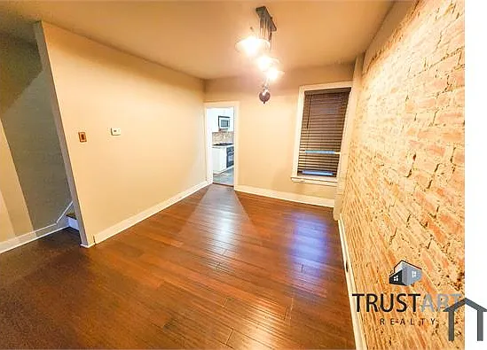 3885 Manor St — Photo 16