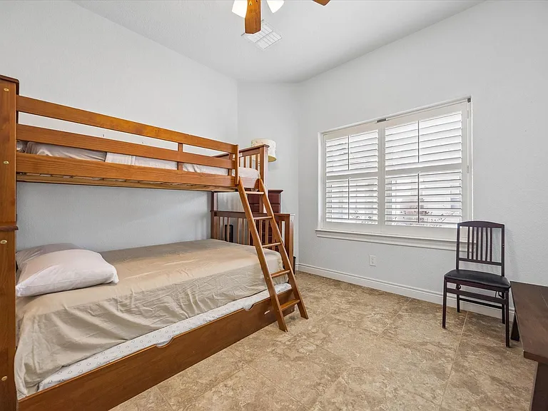 2128 Harold St #A — Photo 8