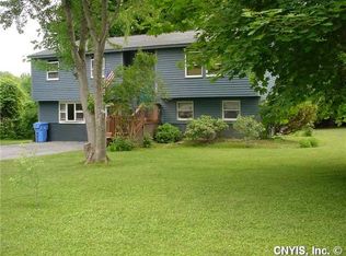 302 Golfcrest Cir, Baldwinsville, NY 13027