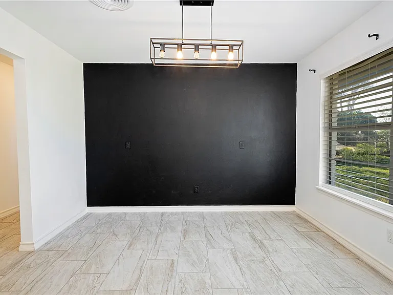 7629 Lang Rd — Photo 10