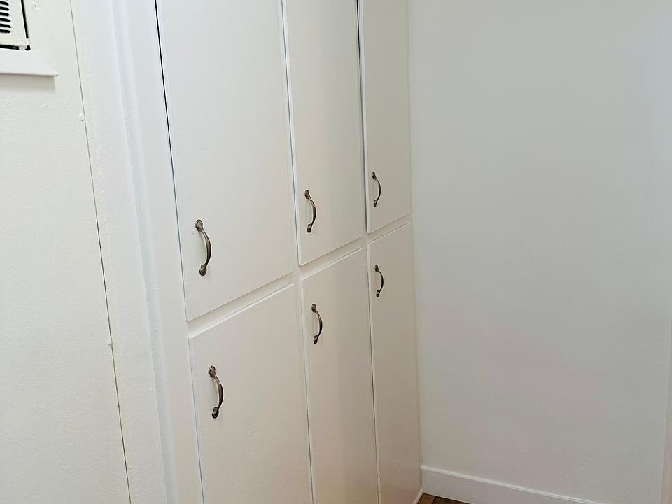 1st image of 1433 N Fuller Ave #4