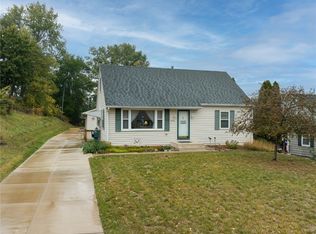 2712 Seely Ave SE, Cedar Rapids, IA 52403