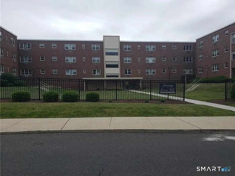 70 Grove Hill St #3W — Photo 1