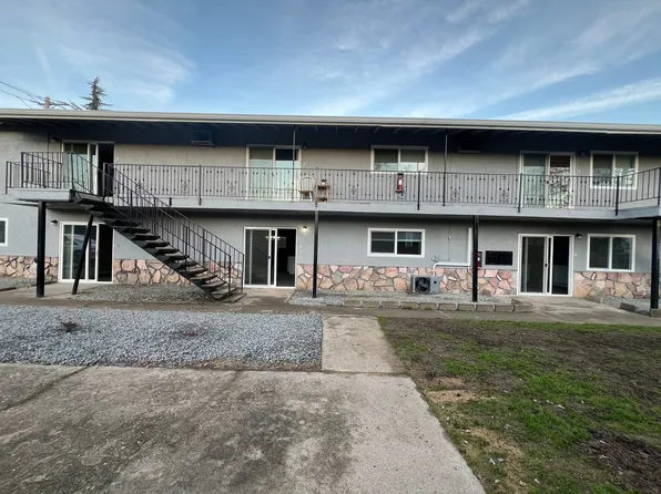 919 E Pine St APT A, Central Point, OR 97502