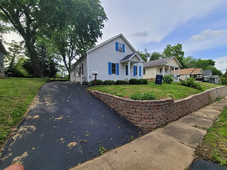 815 Cornell Ave — Photo 4