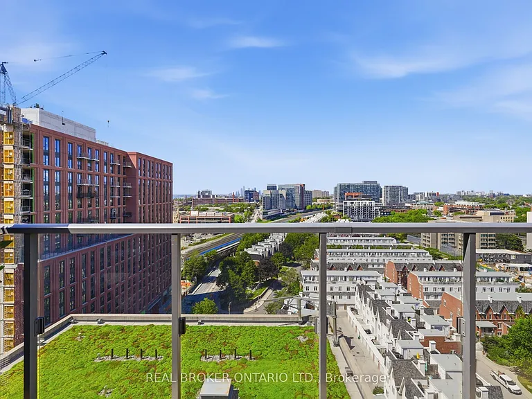 1030 King St W #Penthouse 25 — Photo 17