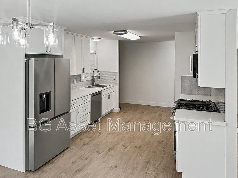 3 bed, 2.0 bath, 1188 sqft, $3,495 — Photo 3