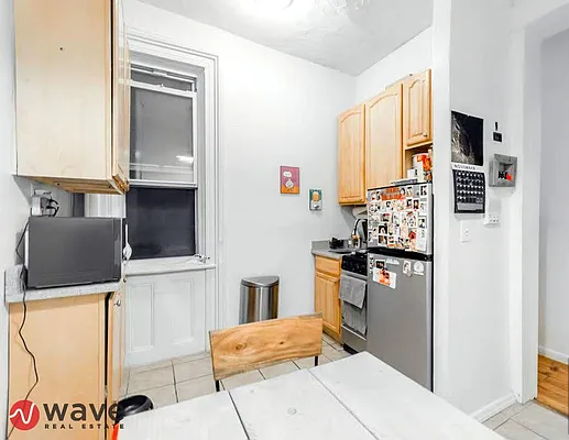 Rented by Wave Real Estate Group | media 19