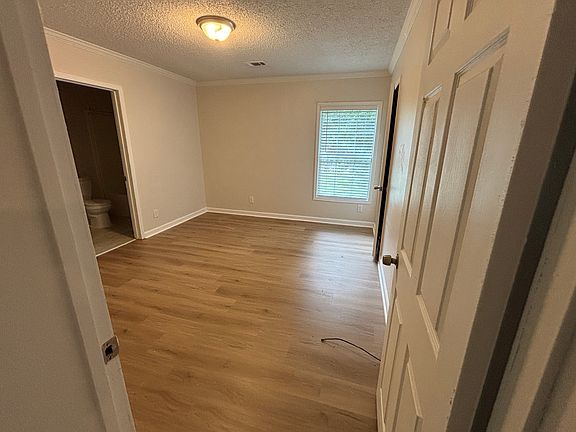 3rd image of 69 Buckskin Cir #B