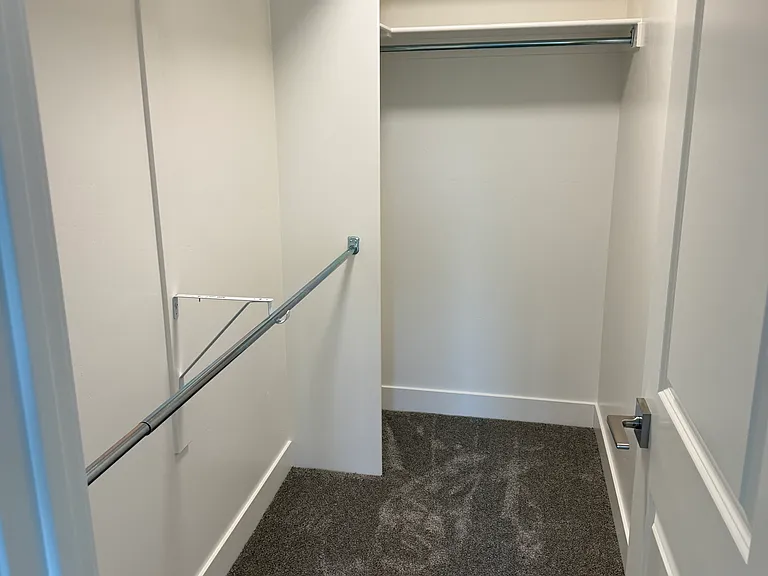 71 N 300 E — Photo 8