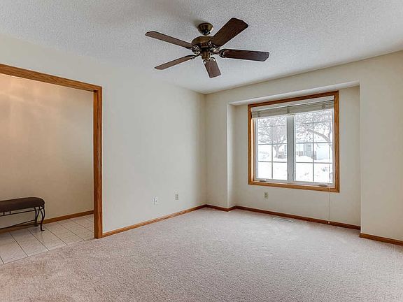 3rd image of 3630 Zinnia Ln N