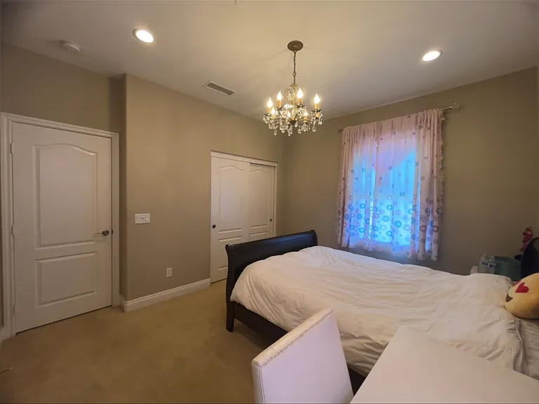 2712 E Coalinga Dr — Photo 6