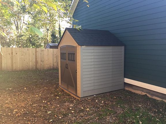 Backyard New Storage Unit 10x10