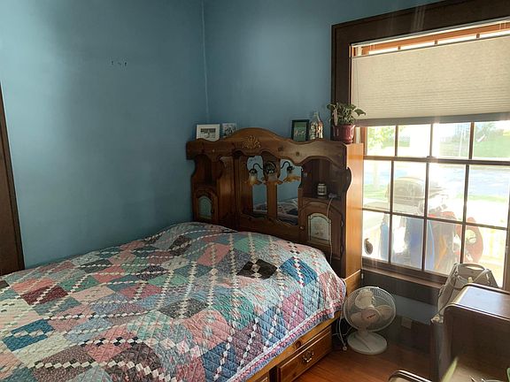 5th image of 803 E Scott St