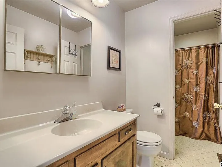 954 Innsbruck Dr — Photo 16