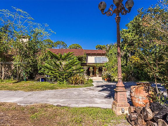 2nd image of 3880 Learwood Dr