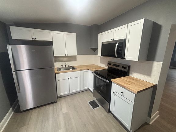 4th image of 943 E 17th St