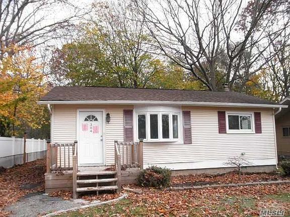 2nd image of 364 Carnation Dr
