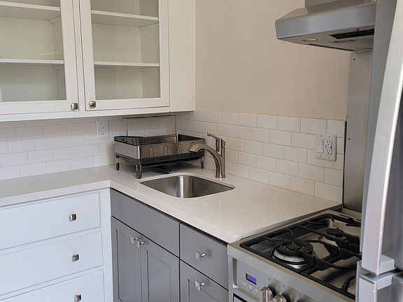 3rd image of 1616 Taylor St APT 7