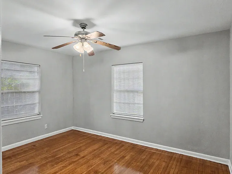 1223 Shawnee St — Photo 17